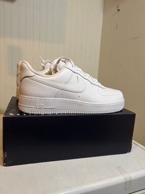 Nike White Air Force 1 07 (Flyease) Brand new no box!! FD1146-100
